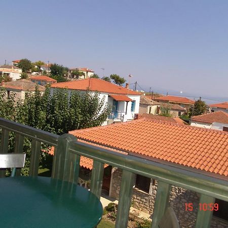 Nikos Apartments Afytos Esterno foto